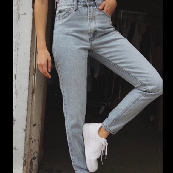 Brandy Melville Denim - BRAND NEW Brandy Melville mom jeans